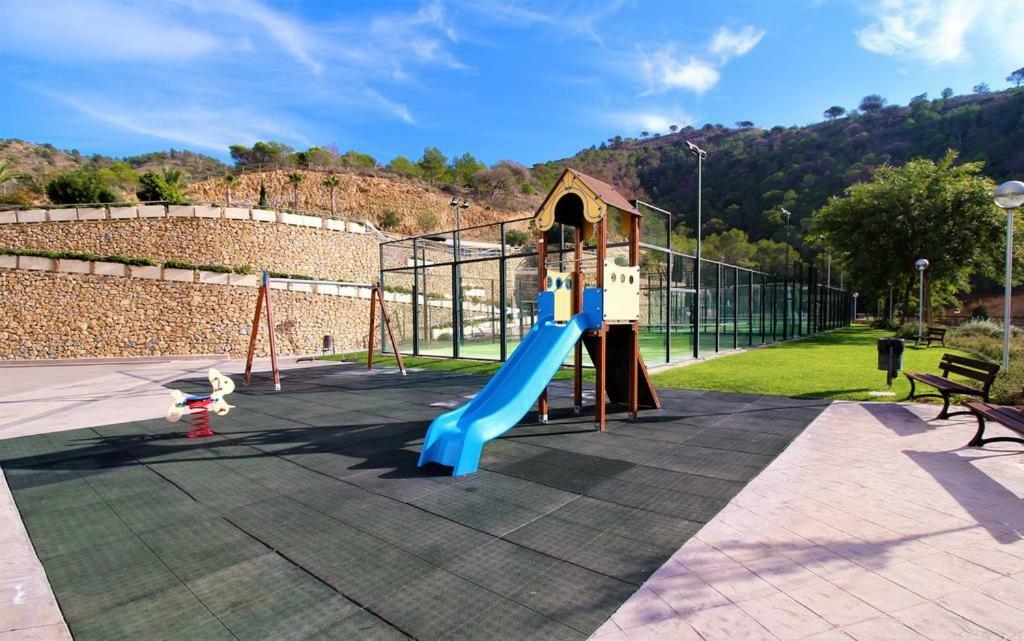 Apartamento Benidorm De Luxe Екстериор снимка